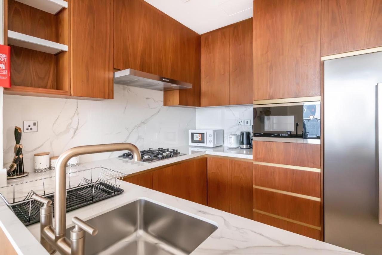 Fam Living - Rp Heights - 3 Mins Walk To Burj Khalifa & Dubai Mall Downtown 두바이 외부 사진
