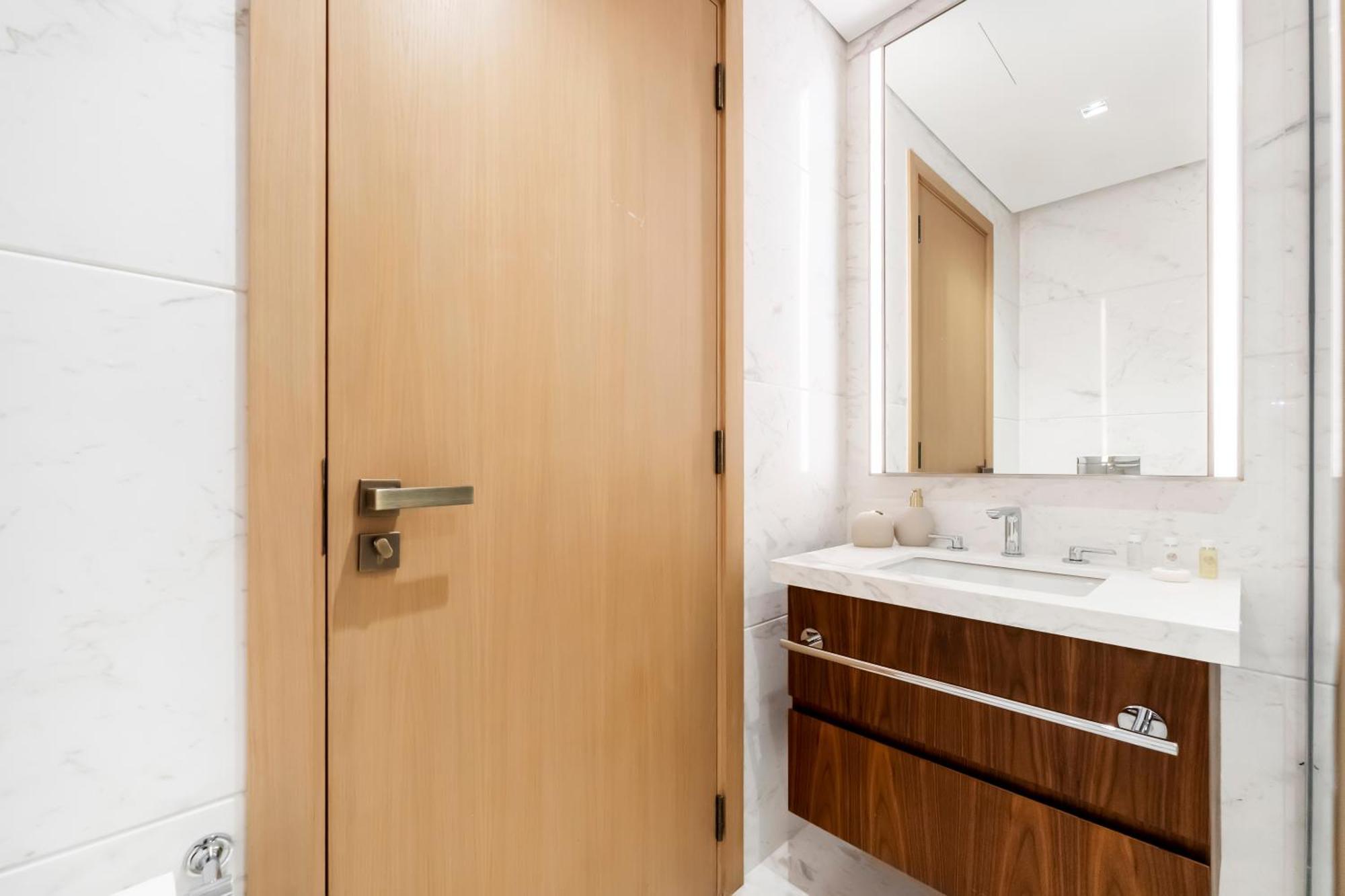 Fam Living - Rp Heights - 3 Mins Walk To Burj Khalifa & Dubai Mall Downtown 두바이 외부 사진